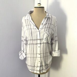 🎀5/$25 Thread & Supply White and Gray Plaid Shirt size S